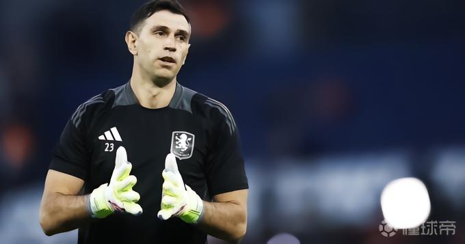 TyC记者：大马丁缺席本轮英超是预防措施，小腿肌肉负荷过重