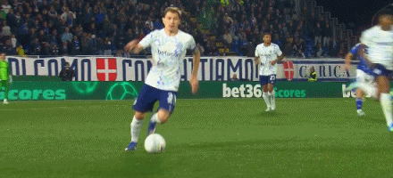 第49分钟，科莫后场集体失误，图拉姆破门扳平比分，科莫2-2国米