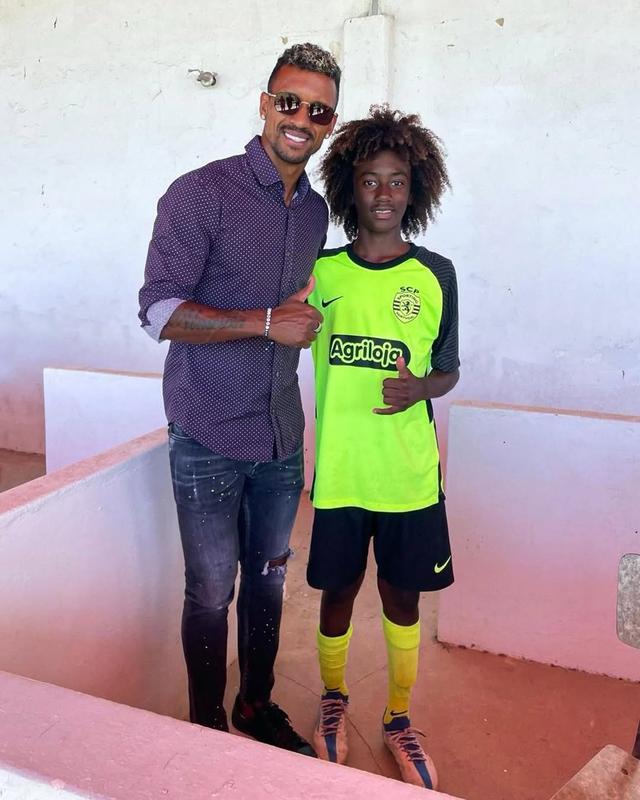 曼联名宿纳尼外甥签约老东家！39岁的纳尼竟还在哈萨克斯坦踢球