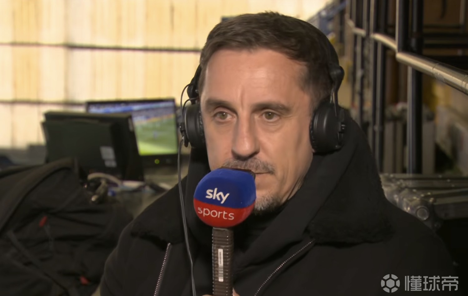 内维尔：阿森纳需要点“没事的”心态，我认为他们会爬着夺冠