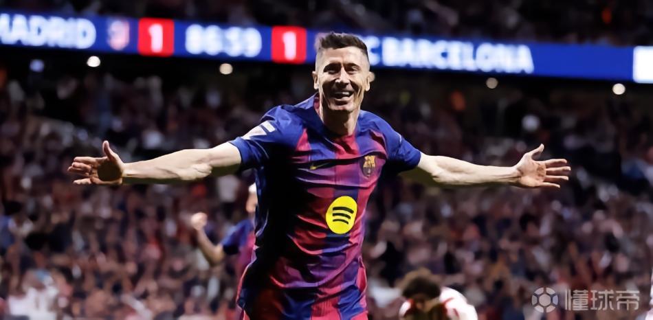 世体：莱万已收到巴萨的报价，他将在月底给出最终答复