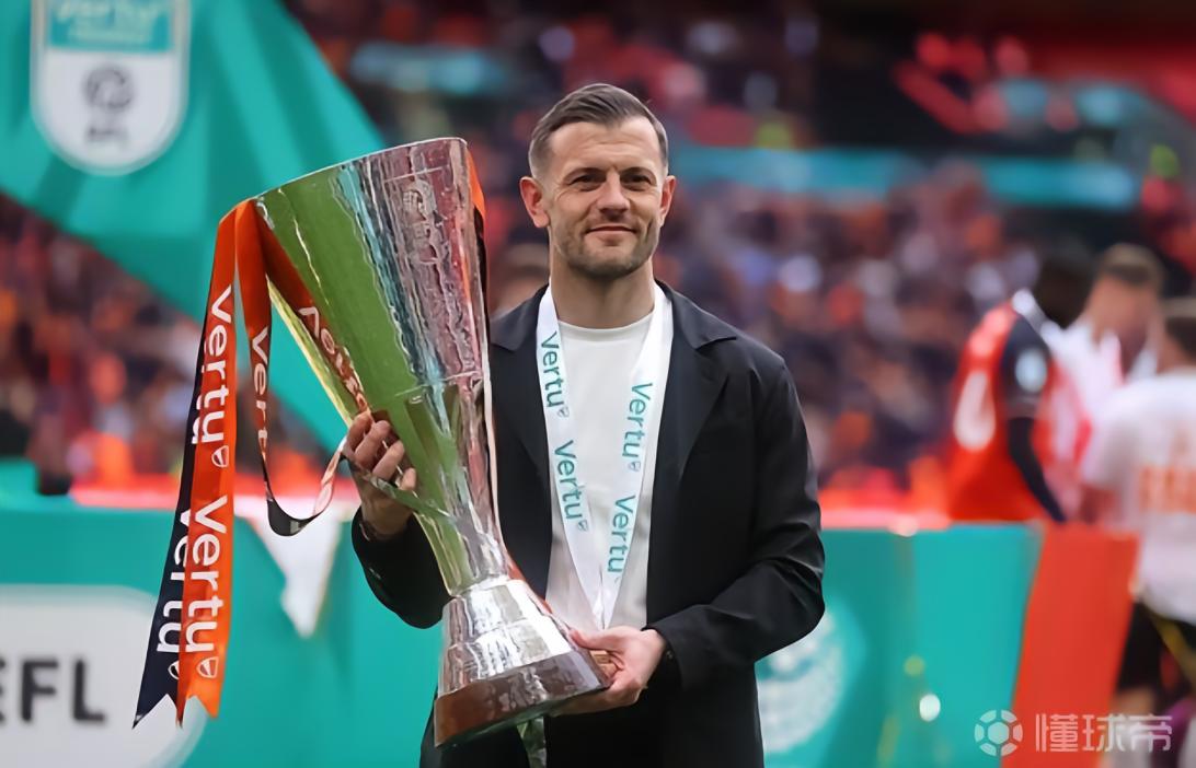 执教卢顿赢得英锦赛，威尔希尔拿到作为主教练的首个冠军