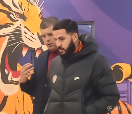 里斯蒂奇要求受伤的梅萨乌迪跟队出征：队长必须和球队在一起