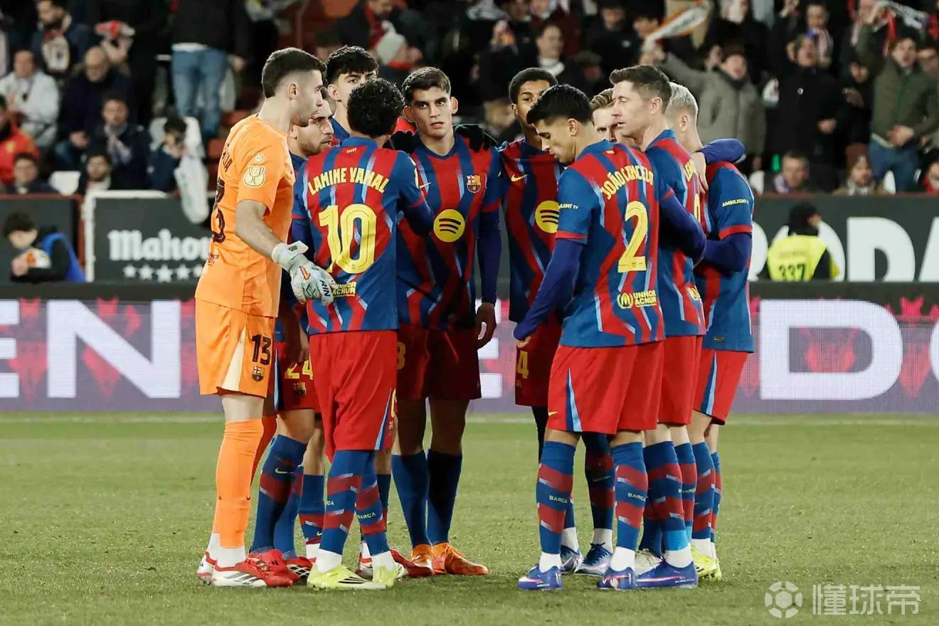 马卡：巴萨全队上下团结一心，相信能逆转马竞