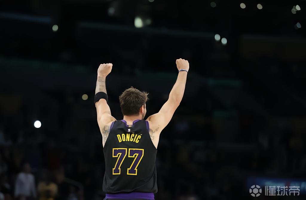 东契奇赛季表现：场均33.5分荣膺得分王，出场不足或无缘最佳阵容