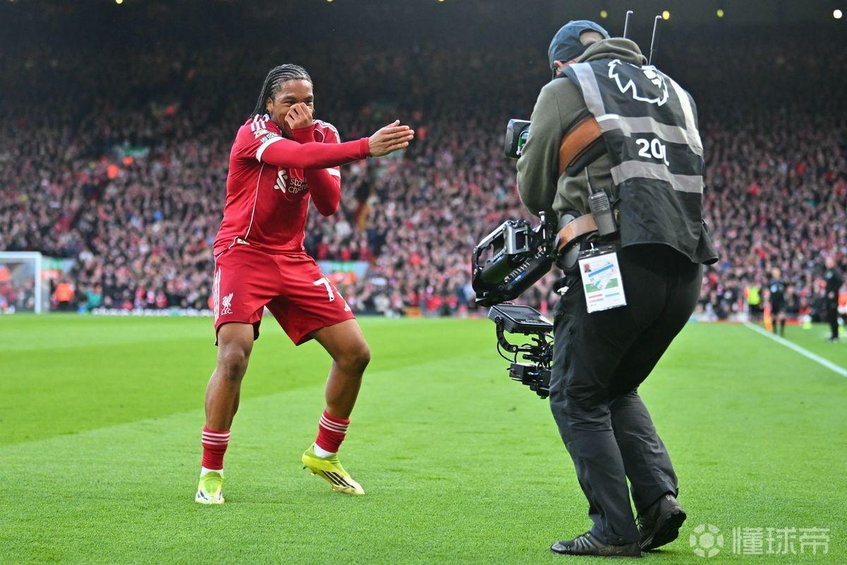 尼科尔：恩古莫哈应该首发出战巴黎，他们的边后卫对他不了解