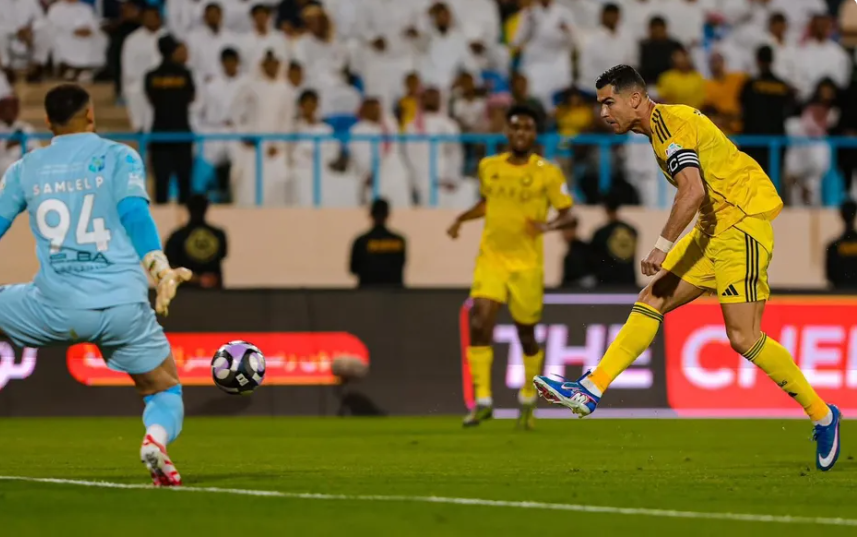 ​利雅得胜利创纪录14连胜，C罗的沙特联赛冠军稳了？