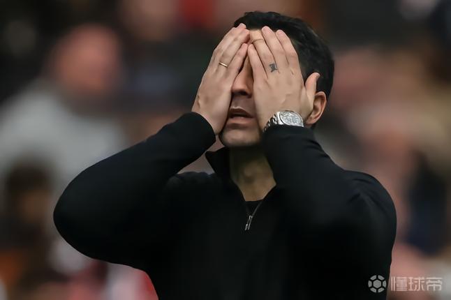 费迪南德：阿森纳对曼城不能龟缩防守，否则会被打爆的