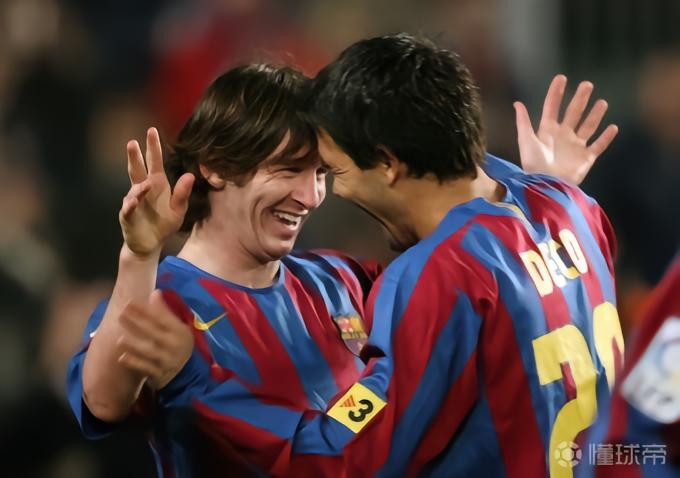 德科：梅西没说他想回巴萨踢球，我任职至今内部也没人讨论过