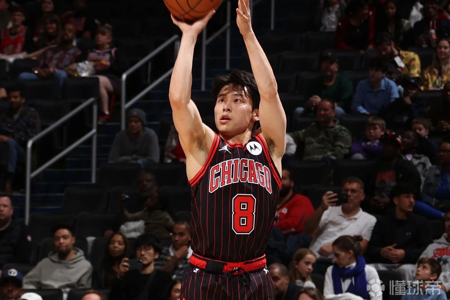 河村勇辉收官战三分9中3砍下14分2篮板1助攻，得分生涯新高