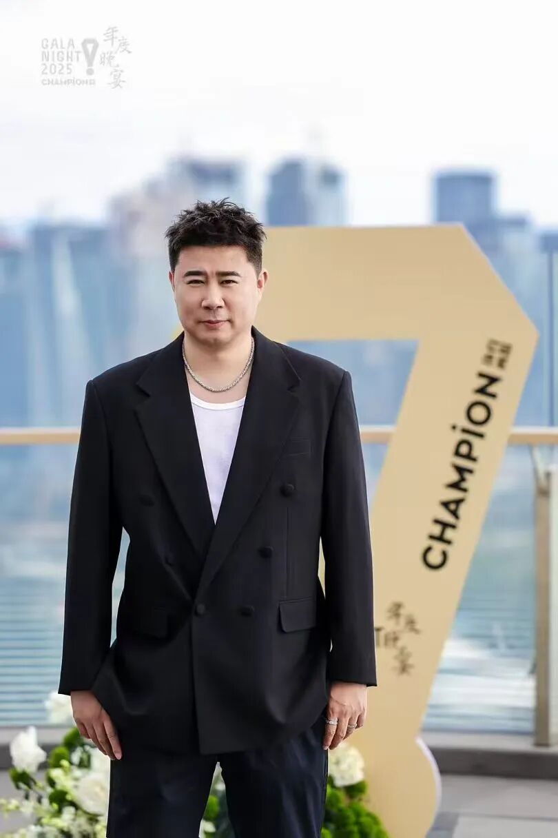 欧冠冠军+脱口秀大佬！足球视频播客《第十三人》即将上线