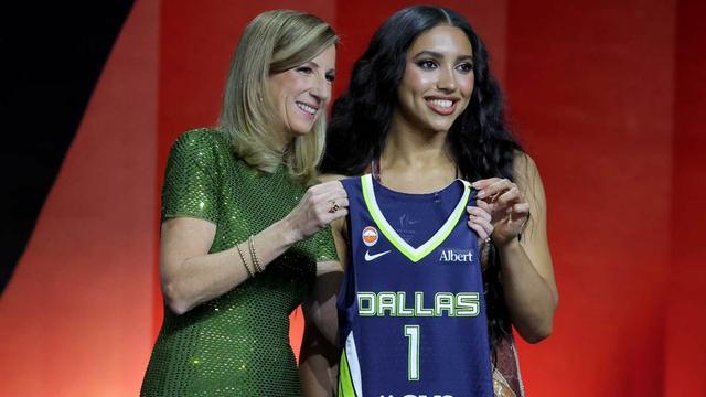 达拉斯赢麻了！状元签选中福德，WNBA二连状元要统治女篮？