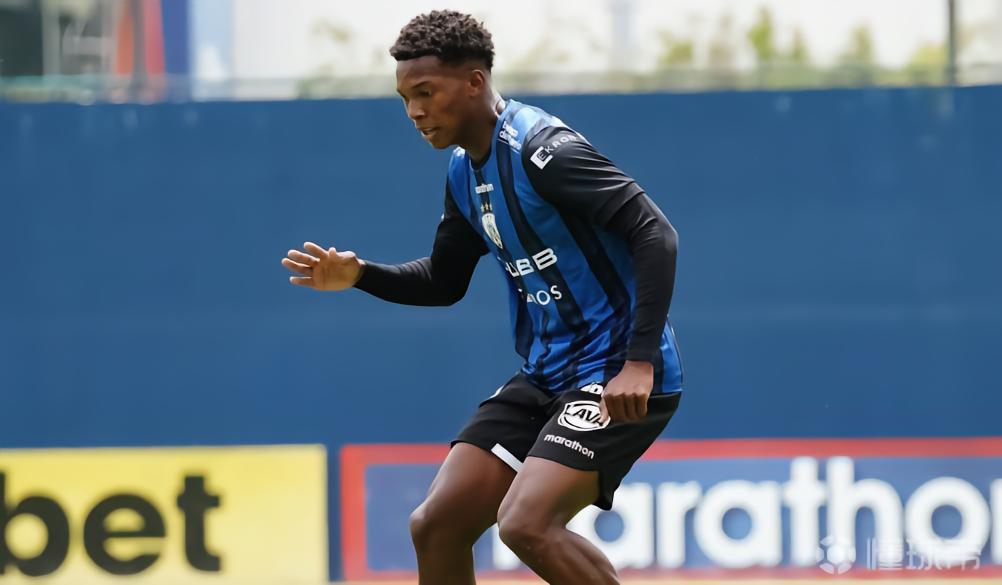 官方：纽卡签下厄瓜多尔16岁边锋约翰，球员明夏正式加盟