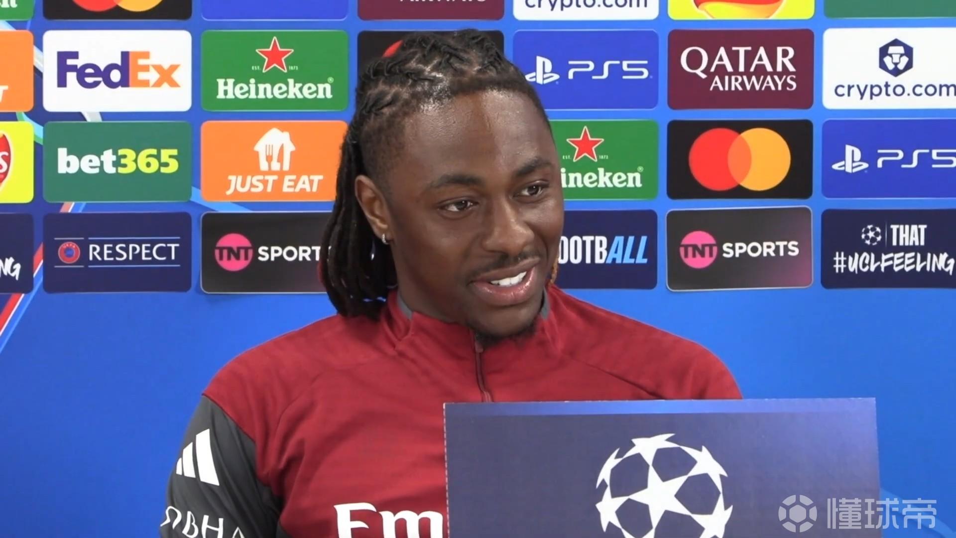 埃泽：我没有过去那些糟糕经历，但在我看来队友都充满了信心