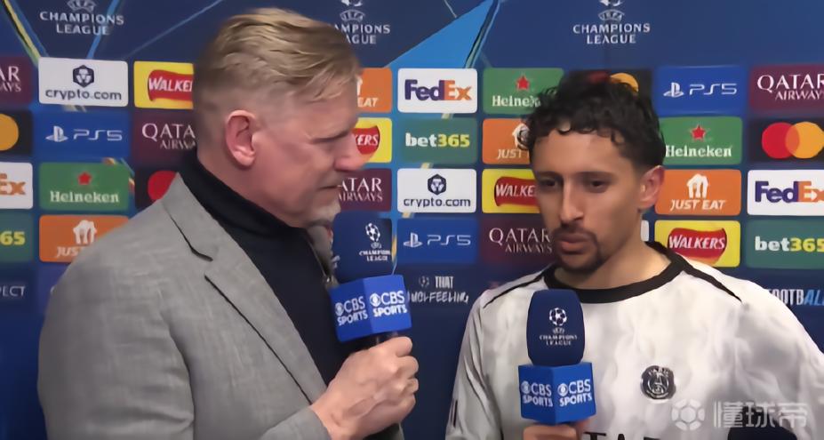 马金：看到巴黎现在年轻的阵容什么感受？我觉得自己老了