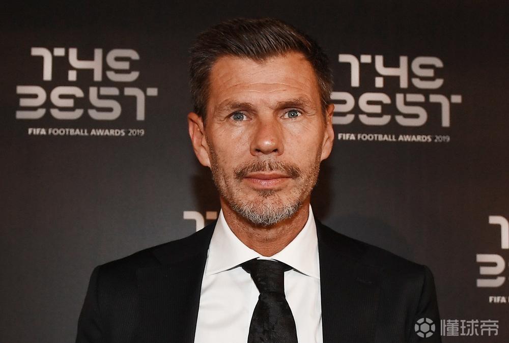 博班：就这种后防线加上费兰这样的前锋，巴萨永远拿不到欧冠