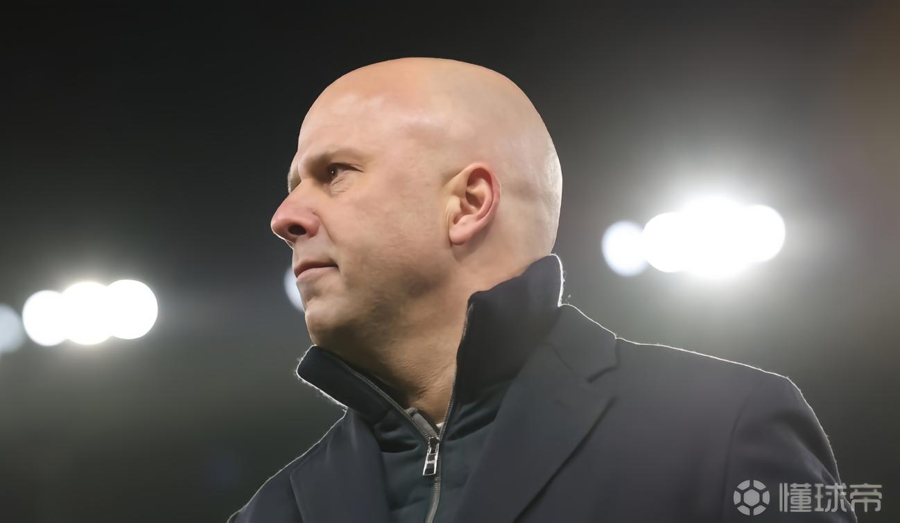 评论员：斯洛特的首发阵容简直是胡闹，他再次辜负了球队