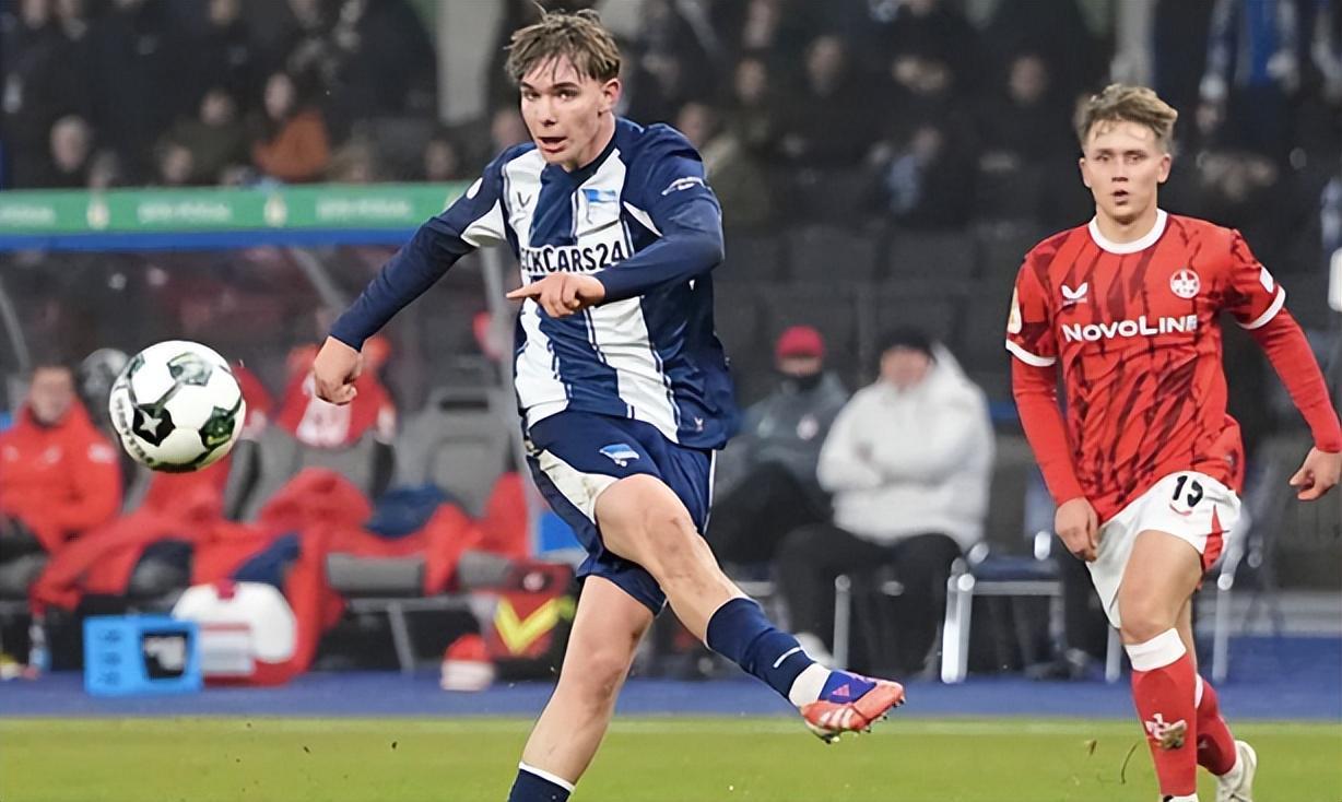 16岁德国中场神童横空出世，人称新克罗斯，10大欧洲顶级豪门疯抢