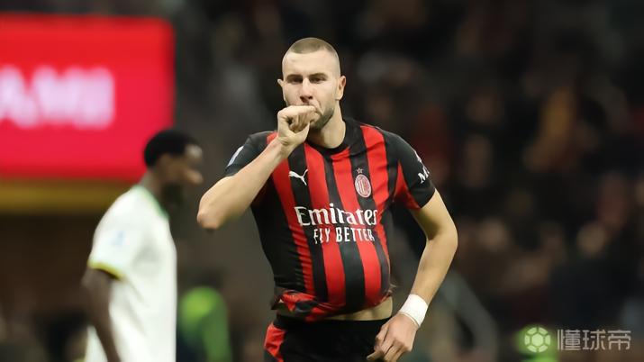 恭喜，米兰后卫帕夫洛维奇的第一个孩子出生