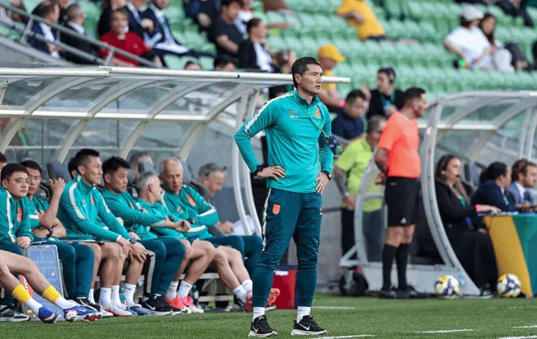 收藏丨十个赛季，十张星卡，邵佳一的留德印记