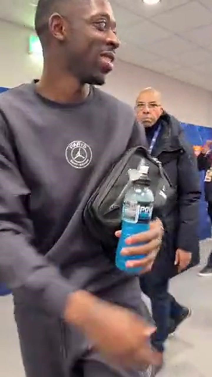 实拍红军巴黎赛后 范戴克一脸沉重登贝莱很开心