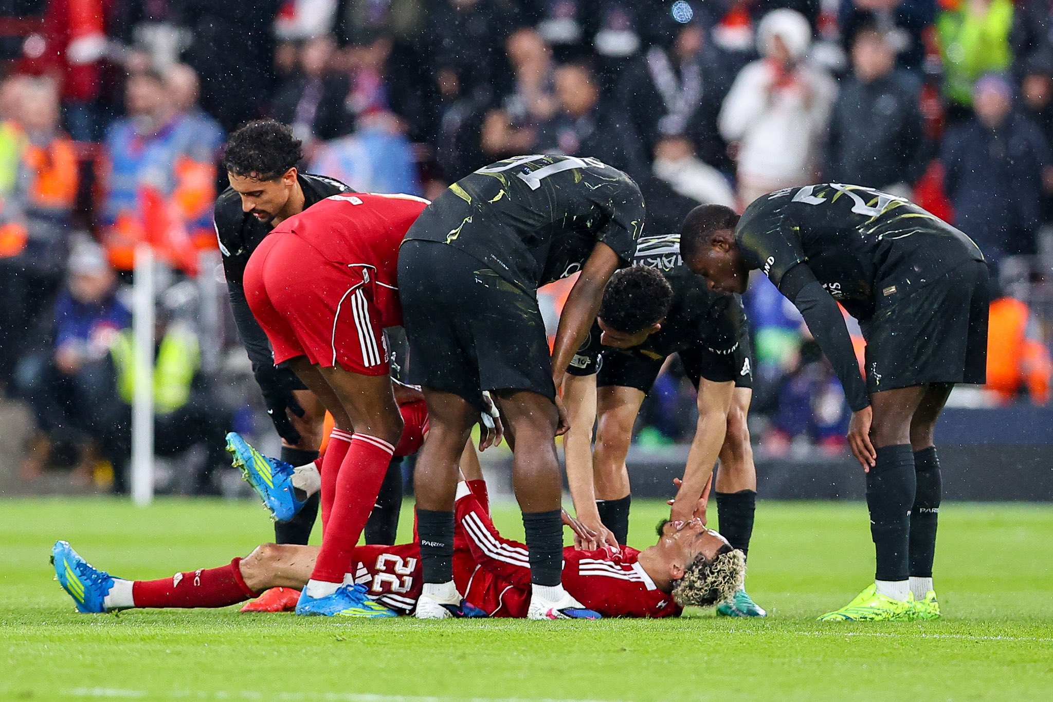 队报确认埃基蒂克跟腱断裂，预计休战9个月&无缘世界杯