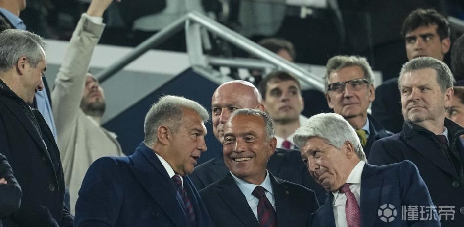 世体：巴萨更衣室内情绪复杂，现在的目标是全力拿下西甲冠军