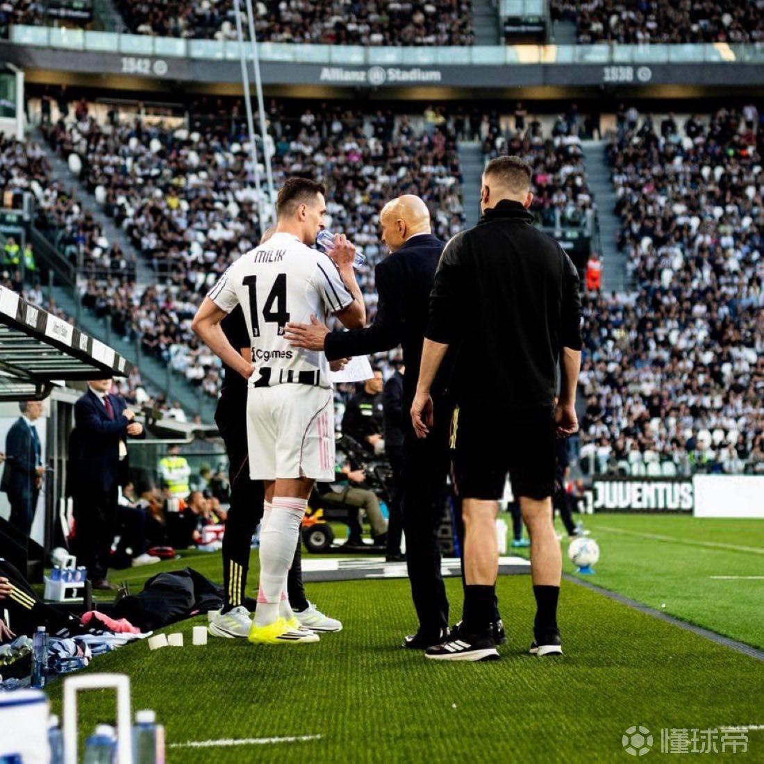 既弗拉霍维奇伤缺三周之后，米利克又结伴而行了…右...