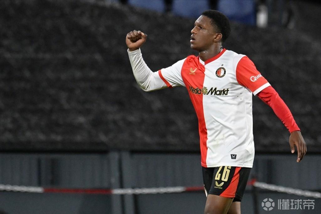 天空记者：曼城正密切关注19岁后卫里德，有望在今夏将其签下