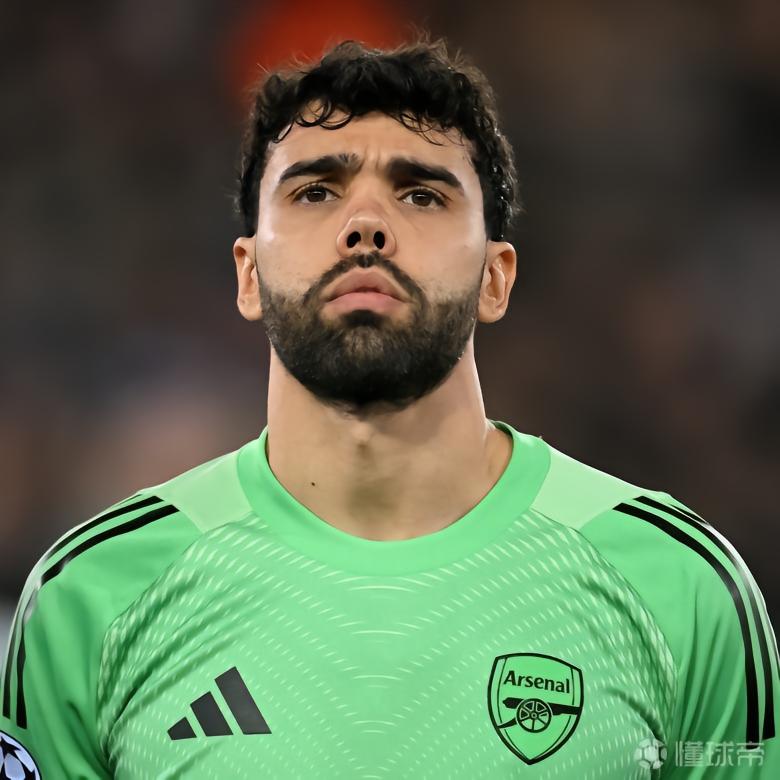 拉亚单赛季欧冠8次零封，追平莱曼保持的阿森纳队史纪录