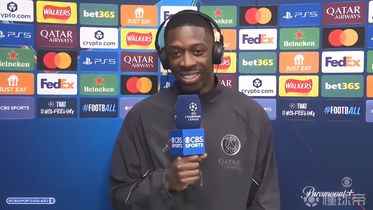 登贝莱在接受采访时向亨利求助：我的英语不好，需要你帮我