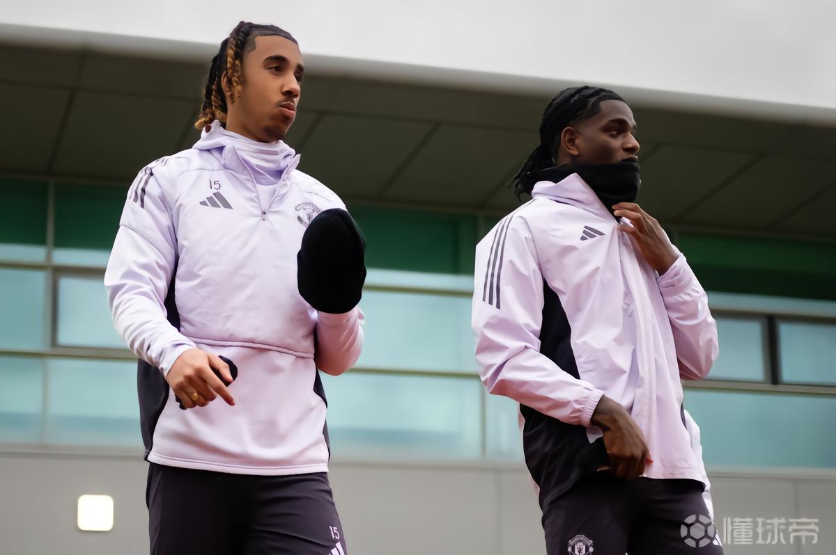 曼晚：中卫危机给曼联敲响警钟，必须在夏窗补强防线