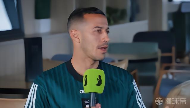 蒂亚戈选球员生涯合作过最佳队友：菲尔米诺、小白、拉姆