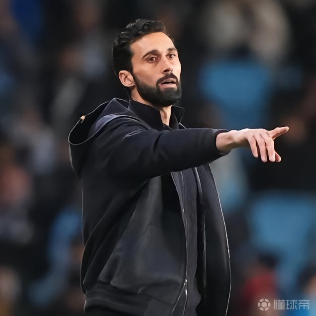 在阿韦洛亚的带领下，皇家马德里在大赛中的竞争...