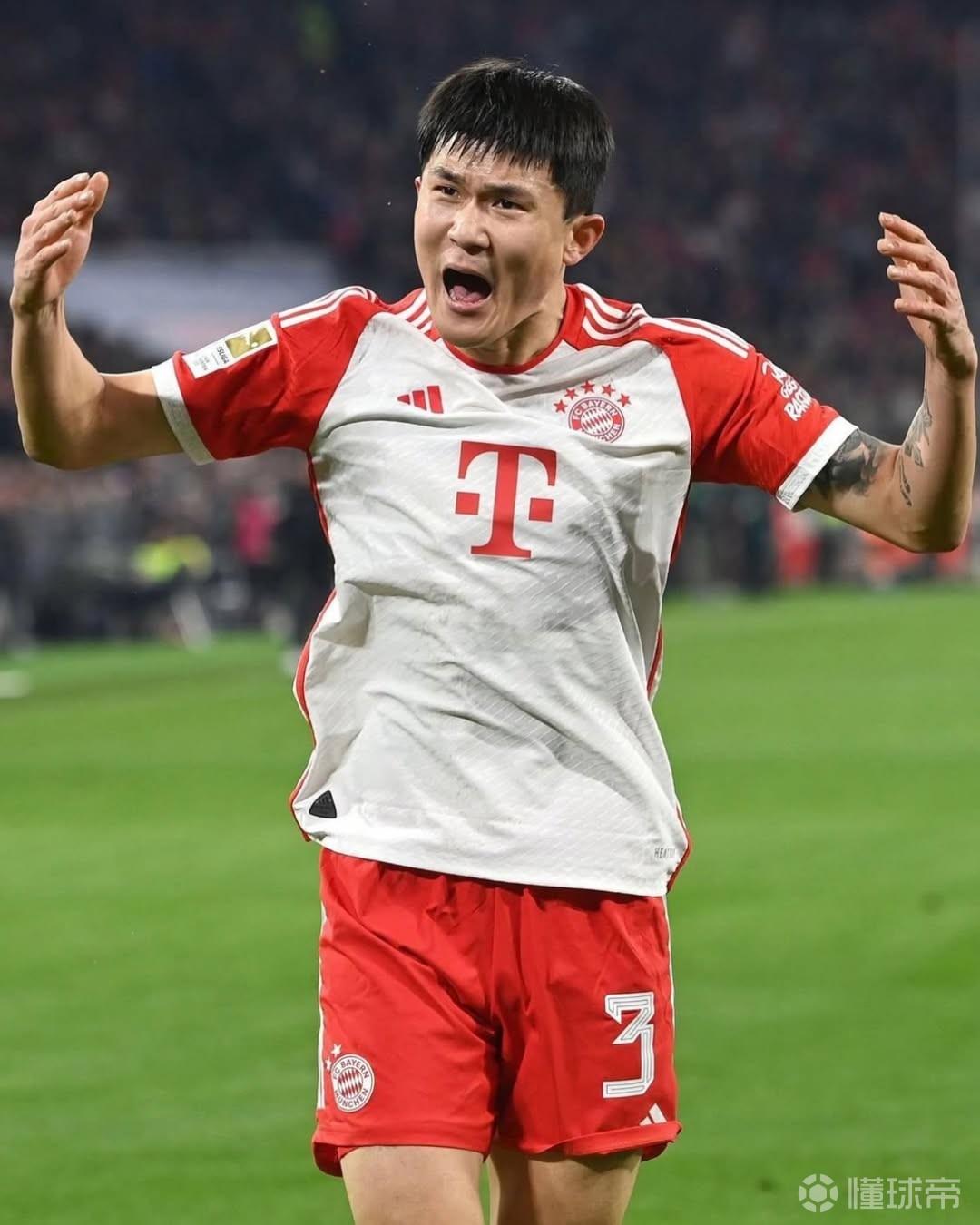 记者：费内巴切有意引进金玟哉，经纪人已抵达土耳其展开谈判