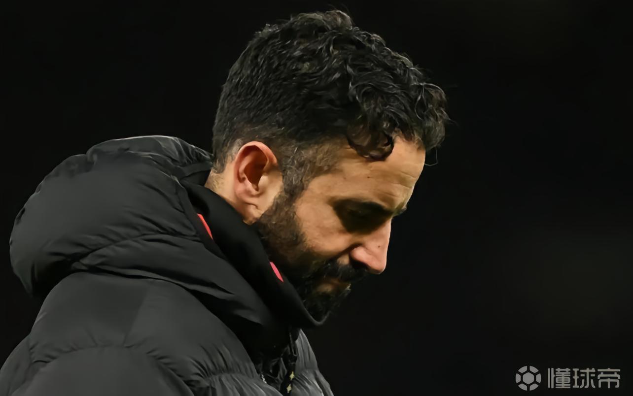 记者：阿莫林下课后一直保持低调，短期内不打算接受媒体采访