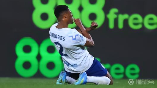 米体：邓弗里斯在国米的未来仍未确定，今夏可能有豪门求购