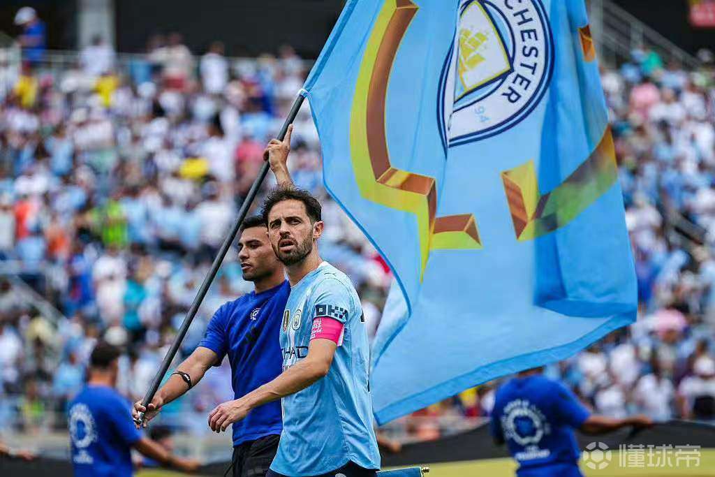 刚刚曼城是官宣了B席将在赛季后离开球队的消息，正...