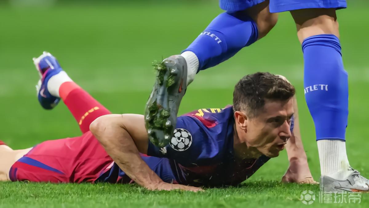 每体：米兰无意引进莱万，波兰方面认为他今夏大概率离开巴萨