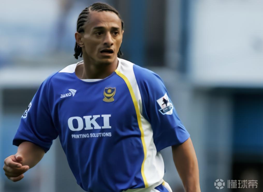 前英超前锋：我因为捡一块蛋糕出车祸导致截肢，现在是球探