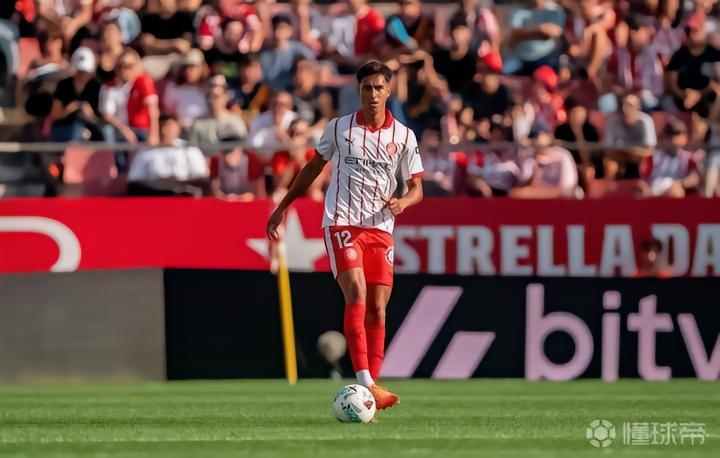 曼晚：雷斯今夏回曼城也很难首发，队内很多人能当第五中卫