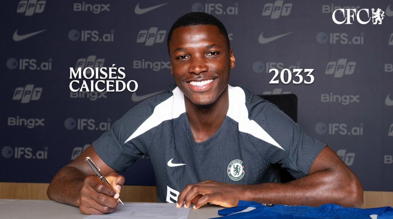 官方：24岁凯塞多与切尔西续约至2033年