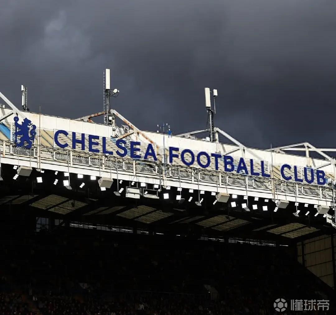 名记：斯坦福桥近2年还没有达40000观众的比赛，每场都有空座