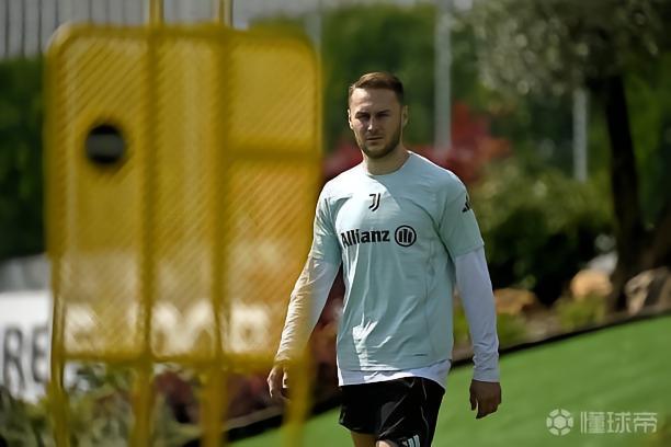 跟队：尤文希望3000万欧出售库普梅纳斯，以此避免账面亏损