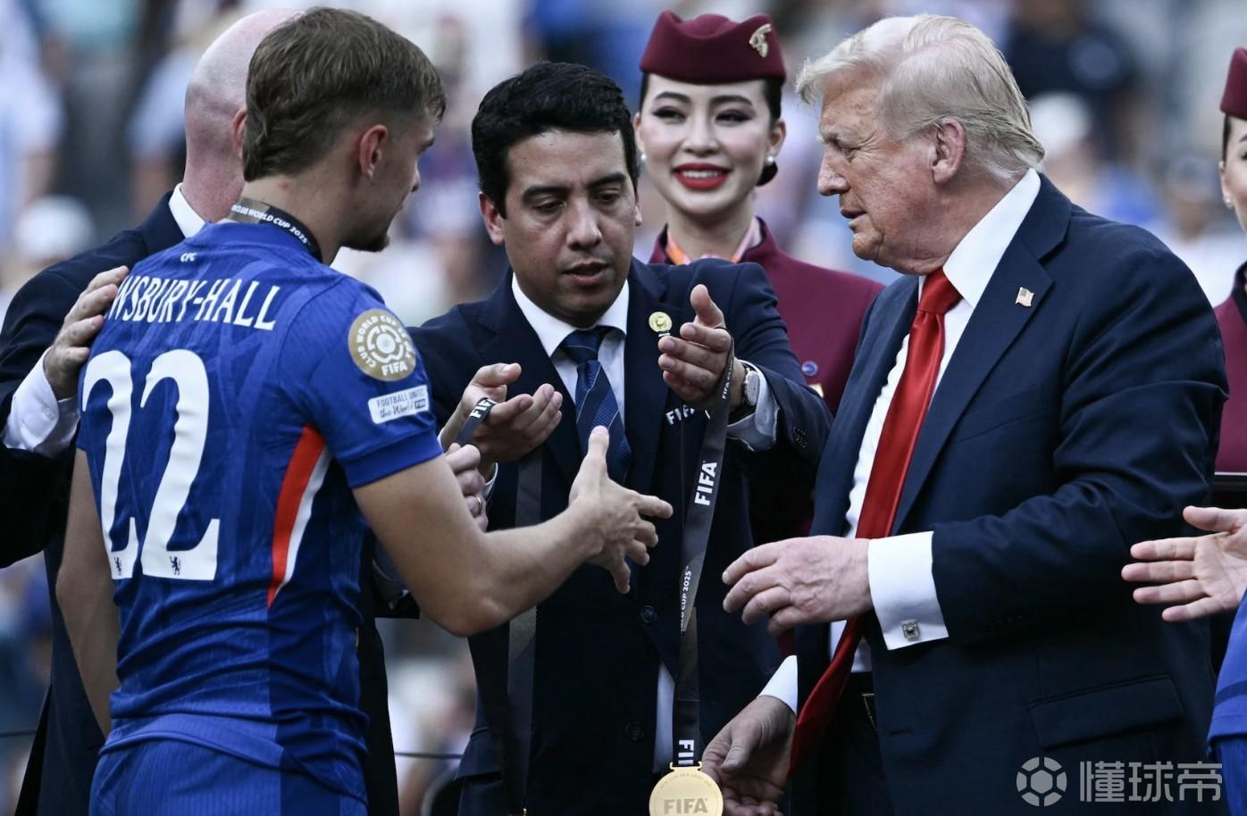 霍尔：在特朗普身边捧杯感觉很怪；红军的德比心态和我们不同