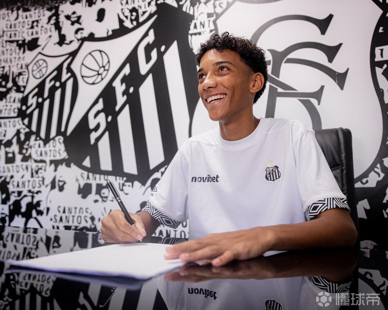 官方：桑托斯与罗比尼奥儿子续约至2031年