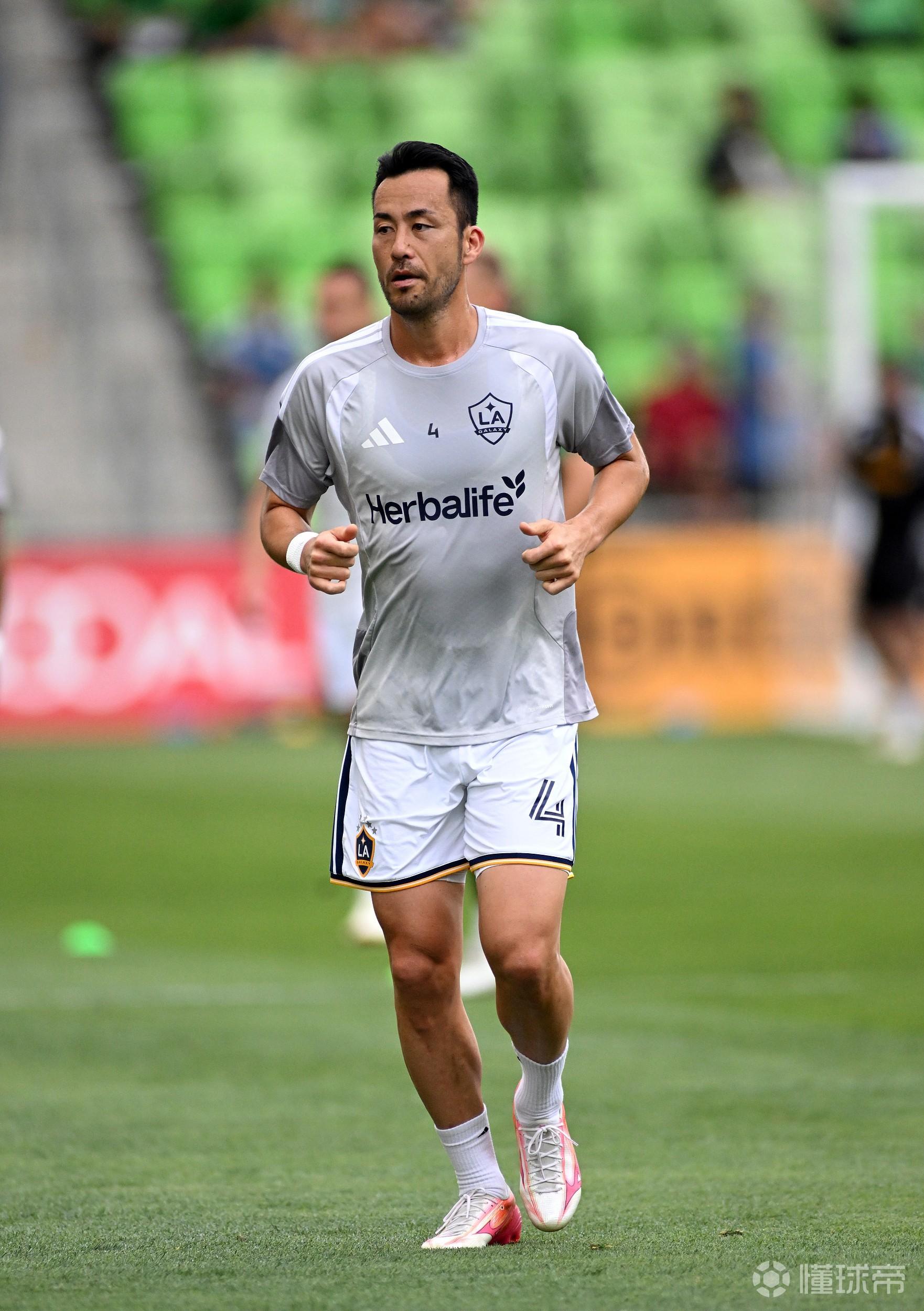 吉田麻也谈社交媒体：自己每日只刷1小时，年轻人易受舆论影响