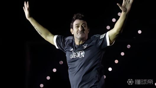 费拉拉：尤文应围绕斯帕莱蒂去建队，他已牢牢掌控球队更衣室