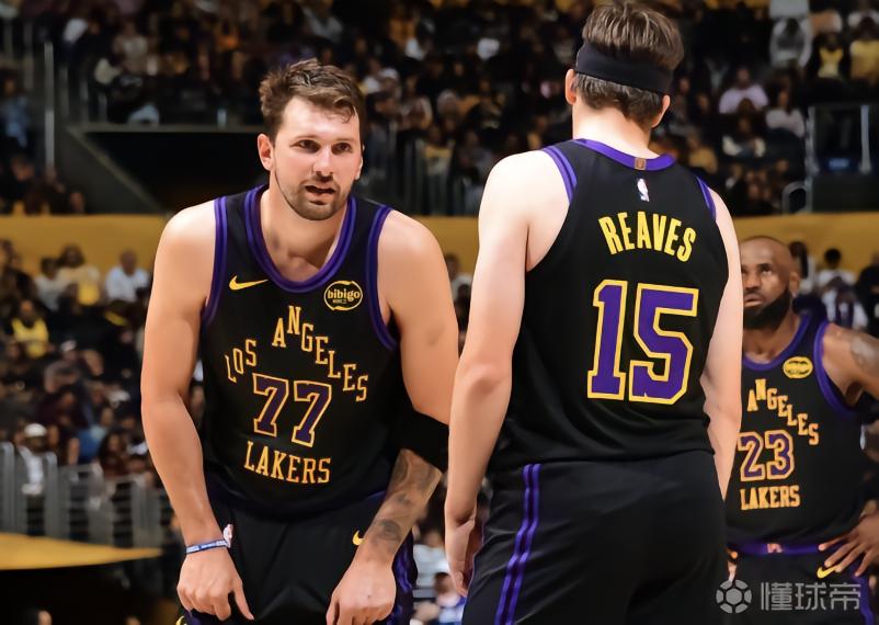 Shams：东、里不排除缺席整个首轮，乐观估计杜兰特首战会打