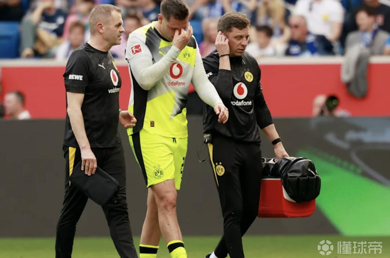 对阵霍芬海姆时再次受伤，聚勒可能已经踢完多特生涯最后一战